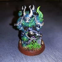 "SMC-Alpha Legion-Legionnaire avec Bolter-Fig1" par Magiklizard