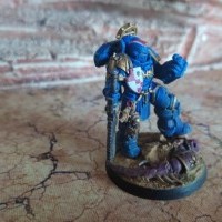 "Lieutenant a moufle et tronçonneuse" par Pirlouit